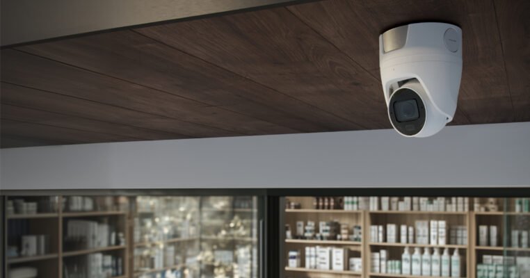 Ajax TurretCam HL varifocal instalada en exterior